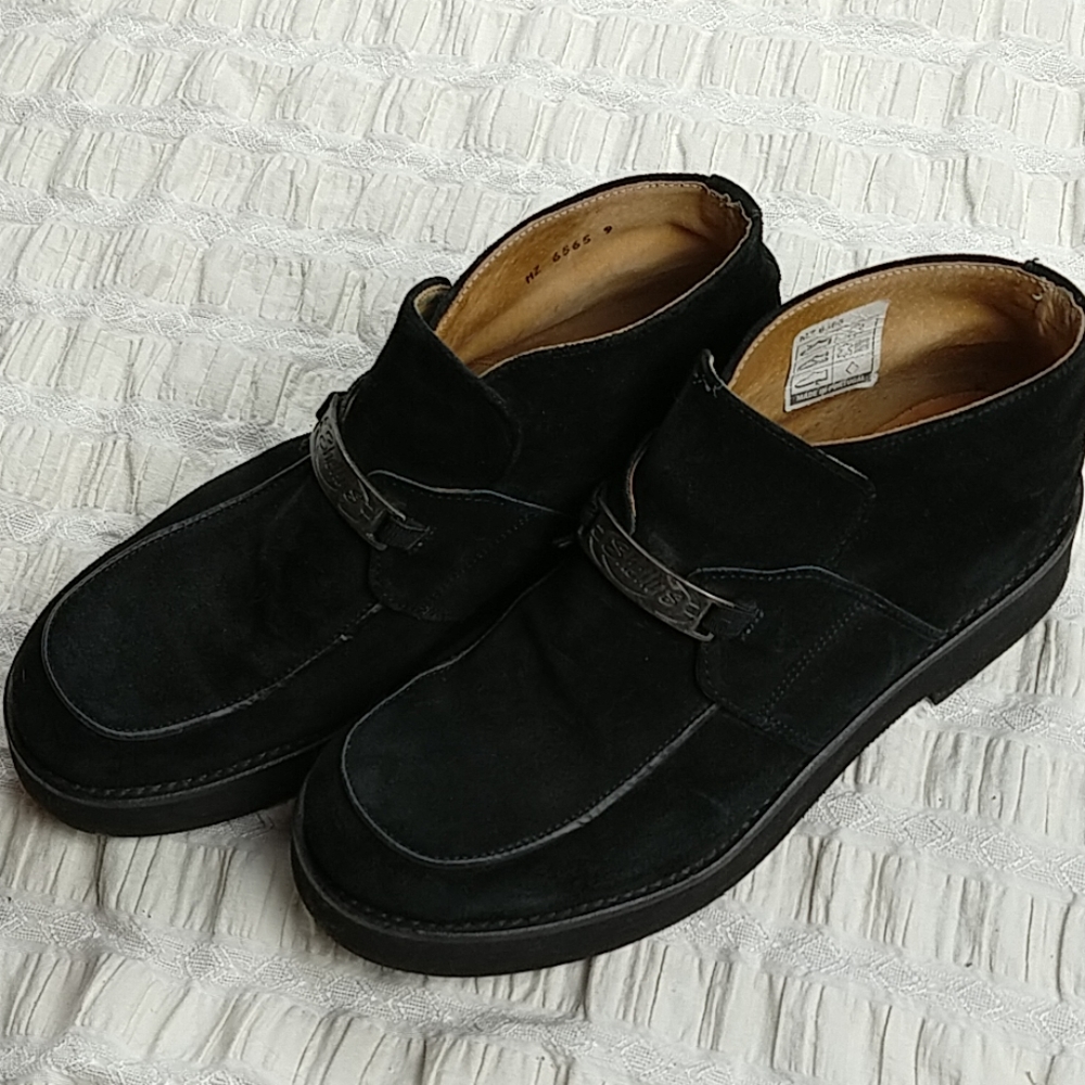 Shellys of London Short Black Suede Boot mns 9